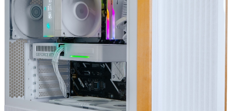 AlzaPC GameBox Prime – U5 / RTX5060Ti 16GB / 32GB RAM / 2TB SSD / White