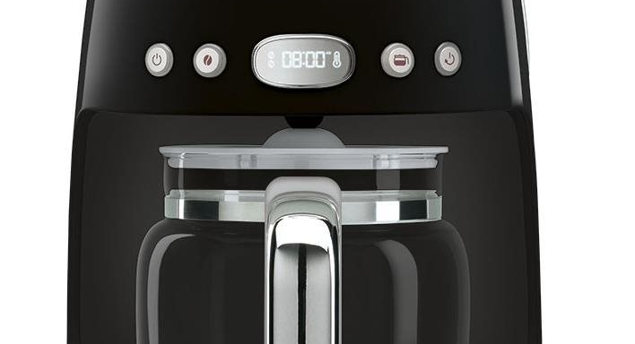SMEG 50’s Retro Style 1,4l 10 csésze, fekete